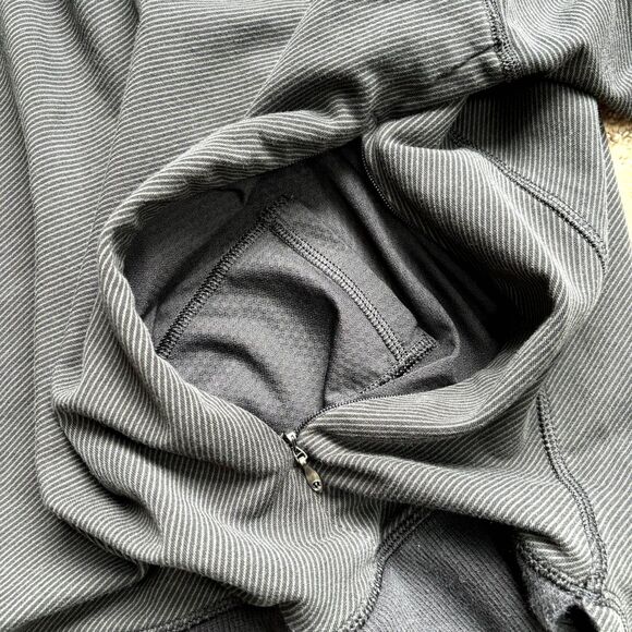 Lululemon V-neck Pullover Striped Long Sleeve Top Black Size Small 4/6 - Picture 3 of 8